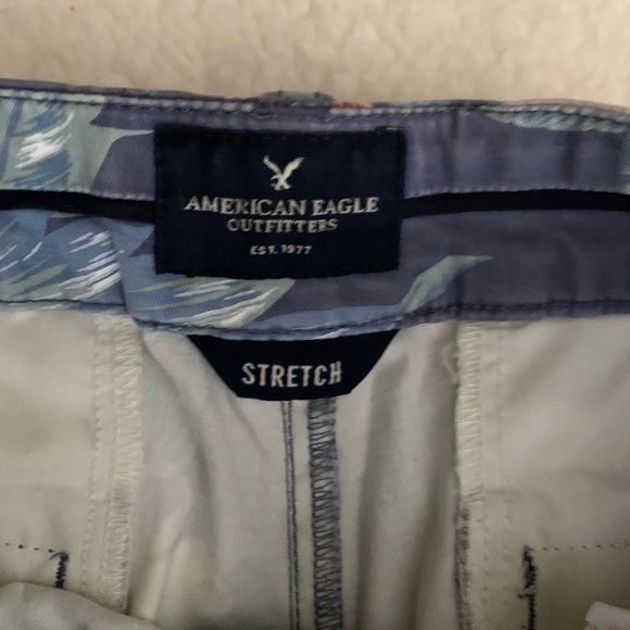 cute floral AE shorts - Picture 5 of 6